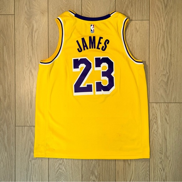Lebron James 23 LA Lakers Jersey Yellow US Size XL - Picture 2 of 3